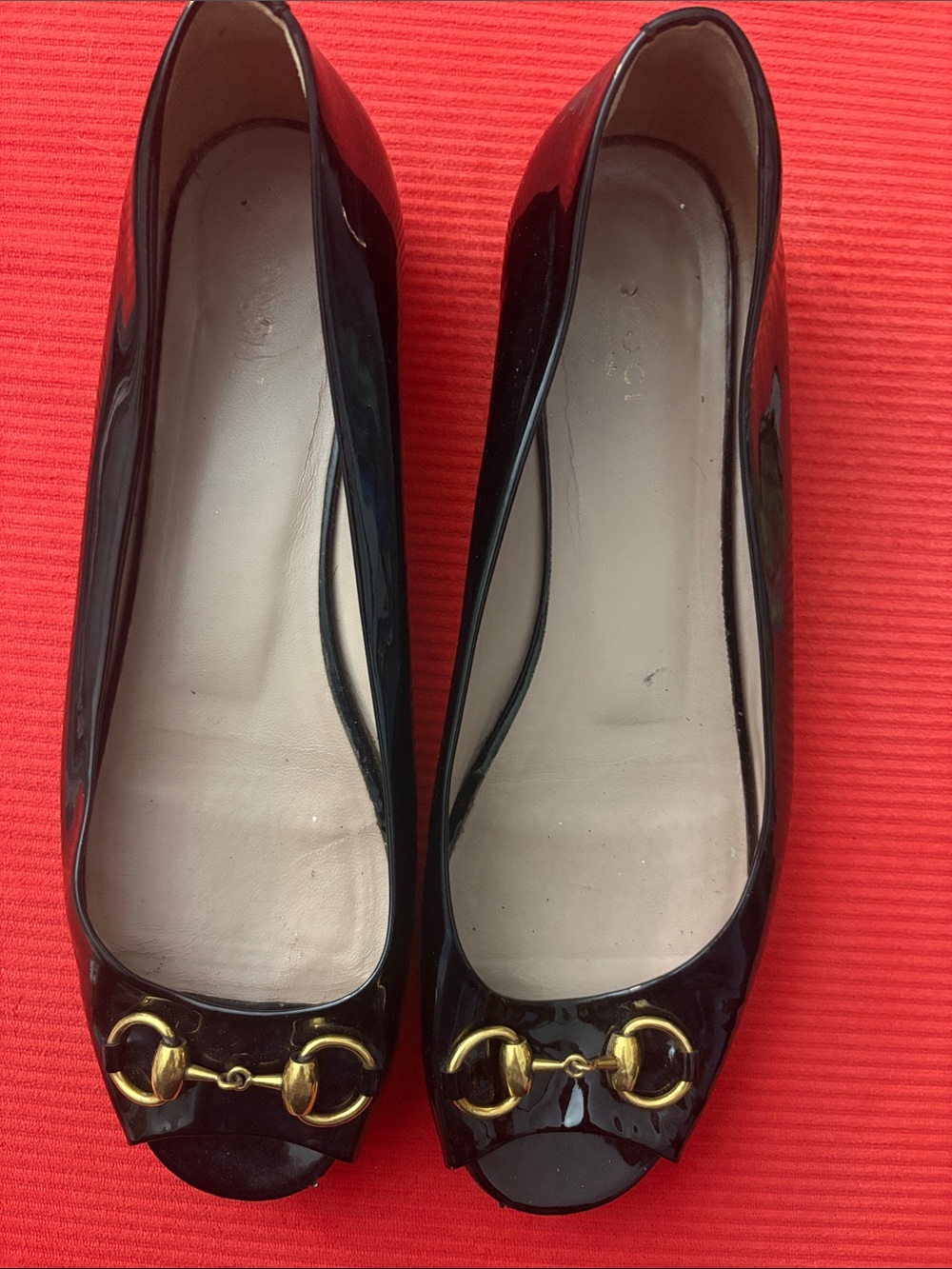 Gucci Black Patent Leather Peep-Toe Flats with Gold Horsebit Accent